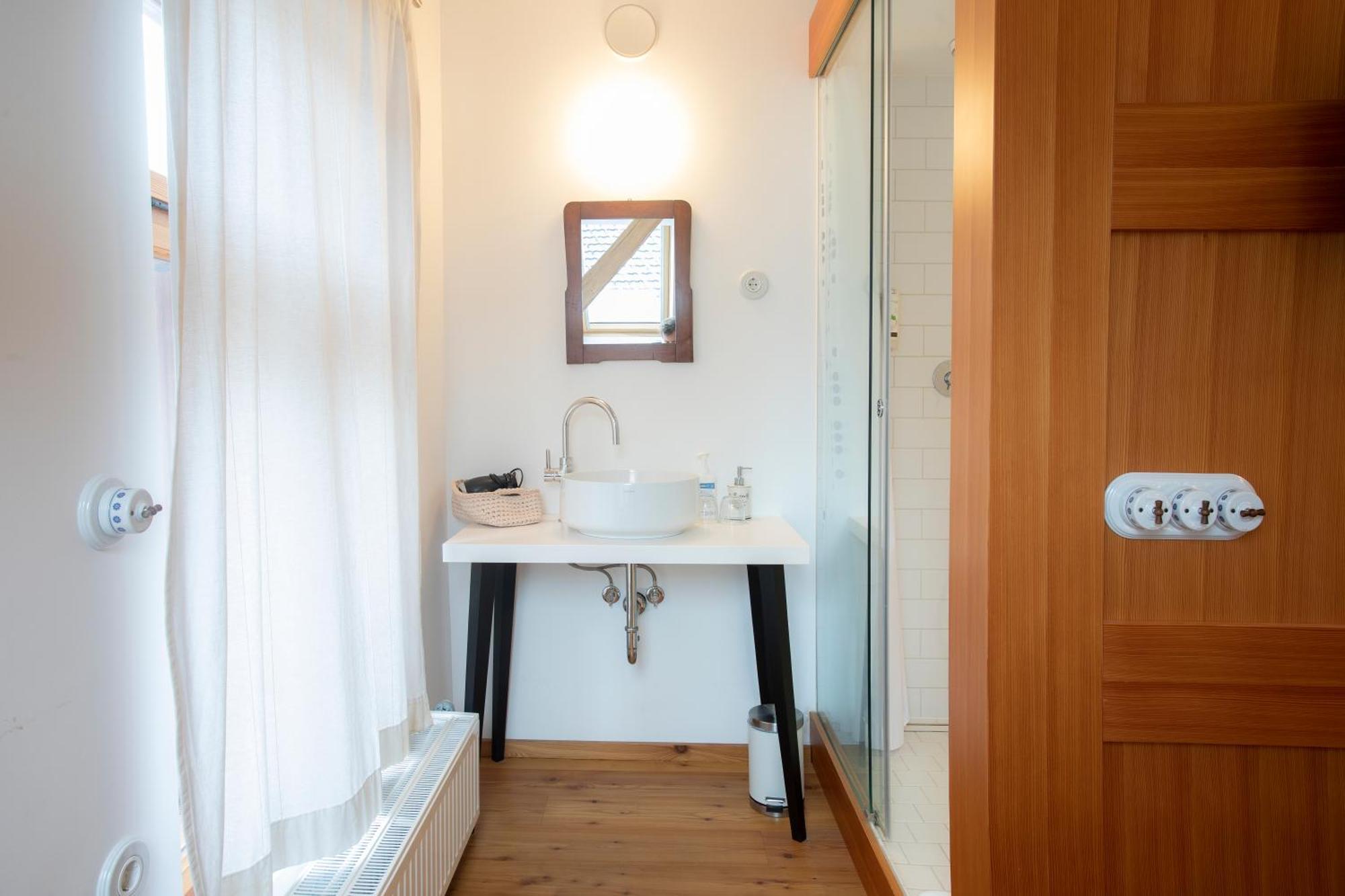 Pr'Gavedarjo Eco Heritage B&B Kranjska Gora Rum bild